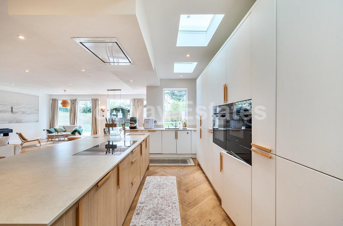 Featherstone Road, Mill Hill, NW7, London